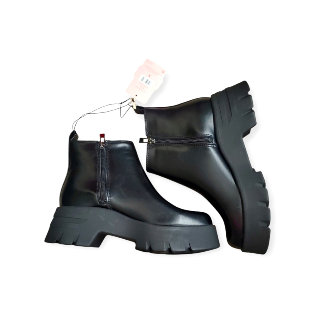 Sam & Libby Women's Julia Chelsea Bootie Size 9